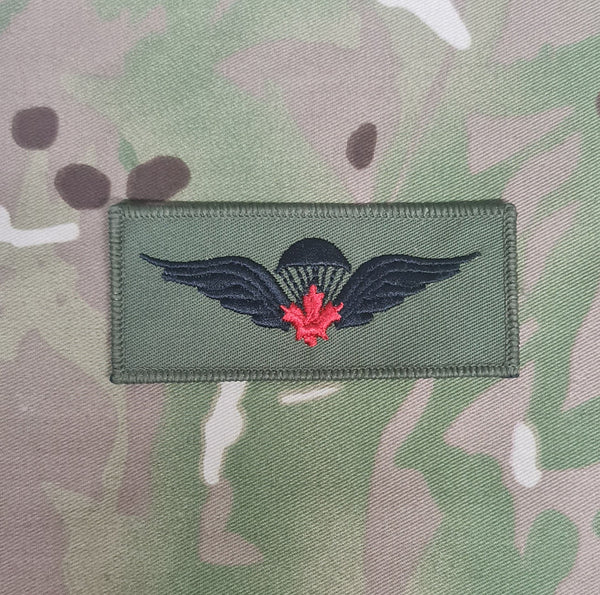 Canadian / Canada Airborne Parachutist Qualification Wings - Red Maple Leaf (Basic) (Variation) - badge / patch