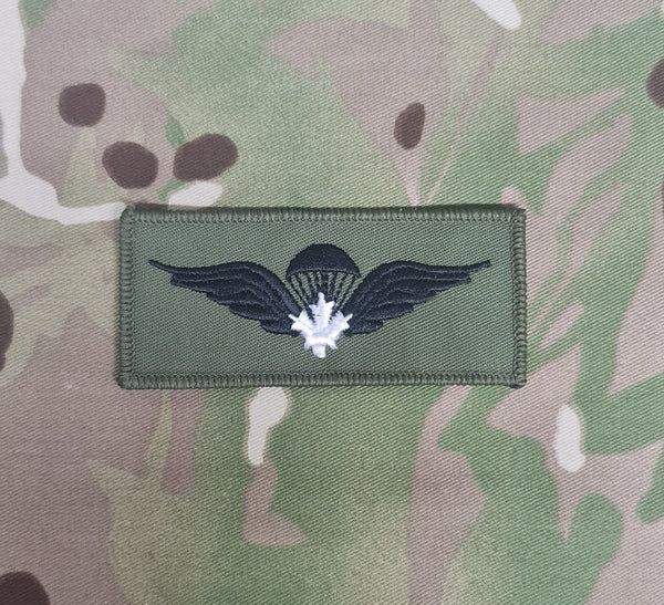 Canadian / Canada Airborne Parachutist Qualification Wings - White Maple Leaf (Advanced) (Variation)