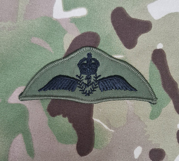 RN FAA – Royal Navy Fleet Air Arm – Pilot Wings Qualification Wings Stoff – gedämpft (CIIIR) (geformt)