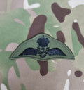 RN FAA – Royal Navy Fleet Air Arm – Pilot Wings Qualification Wings Stoff – gedämpft (EIIR) (geformt)