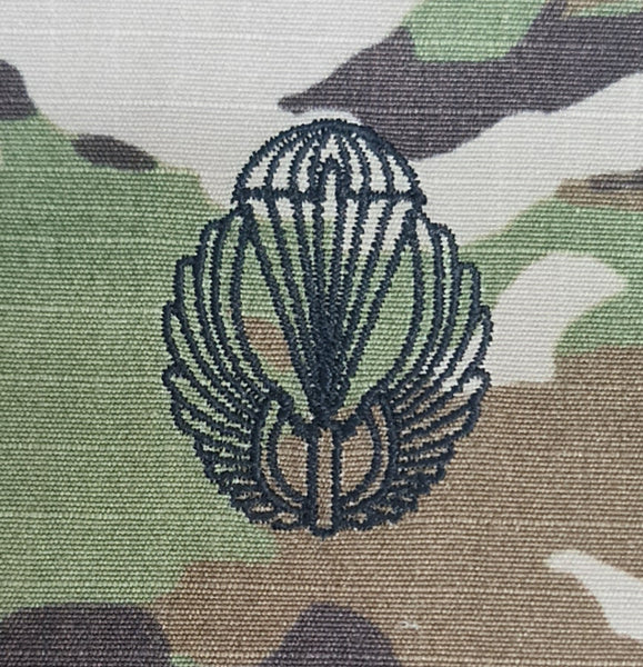 Romania / Romanian batalionul 495 parasutisti - US OCP Ripstop multicam fabric embroidered Parachutist wing jump patch / badge