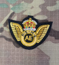Britische Qualifikationsgeschwader – Flugzeugingenieur AE REME – Goldbarren auf schwarzem Kleid Nr. 1 (CIIIR)