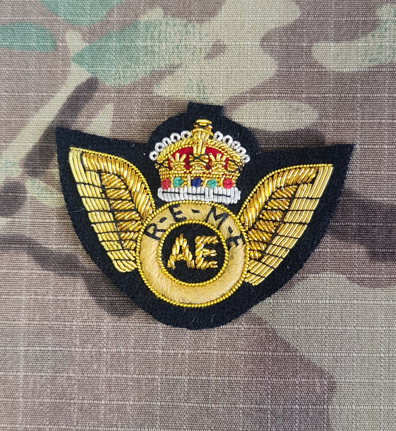 Britische Qualifikationsgeschwader – Flugzeugingenieur AE REME – Goldbarren auf schwarzem Kleid Nr. 1 (CIIIR)