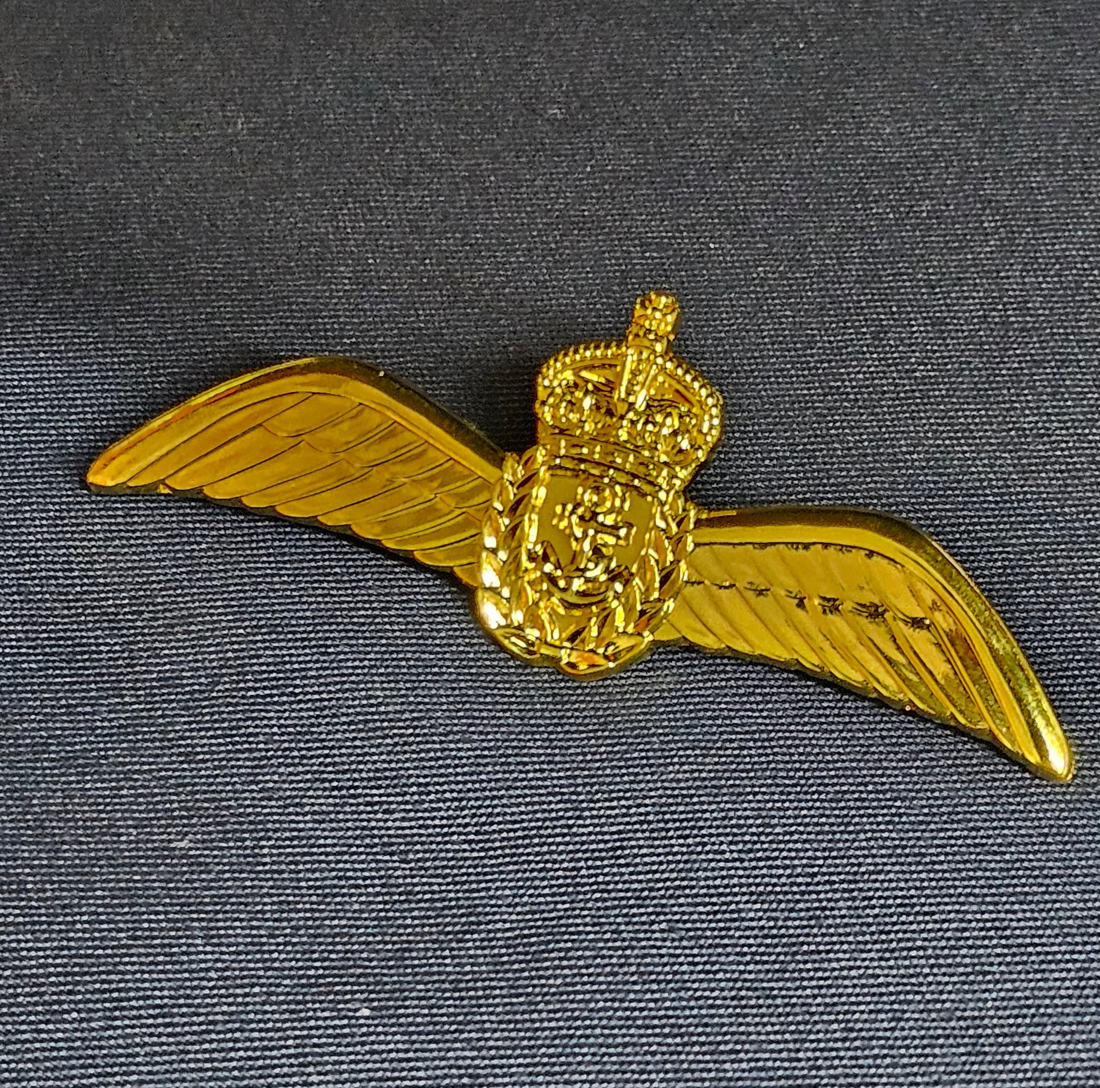 FAA / Fleet Air Arm / Royal Navy Pilotenflügel aus Metall (Kings Crown / CR3) – (volle Größe)