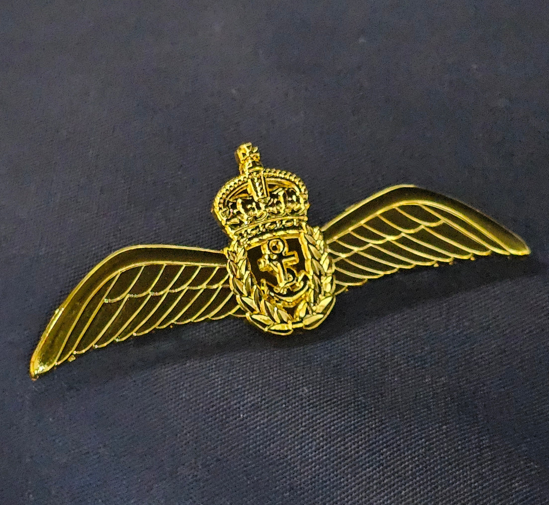 FAA / Fleet Air Arm / Royal Navy Pilotenflügel aus Metall (Kings Crown / CR3) – (volle Größe)