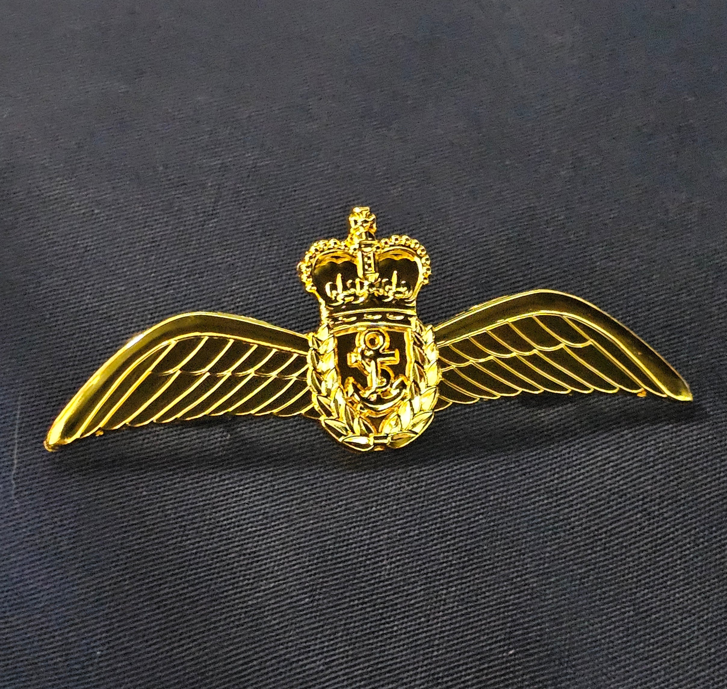 FAA / Fleet Air Arm / Royal Navy Pilotenflügel aus Metall (Queens Crown / EIIR) – (volle Größe)