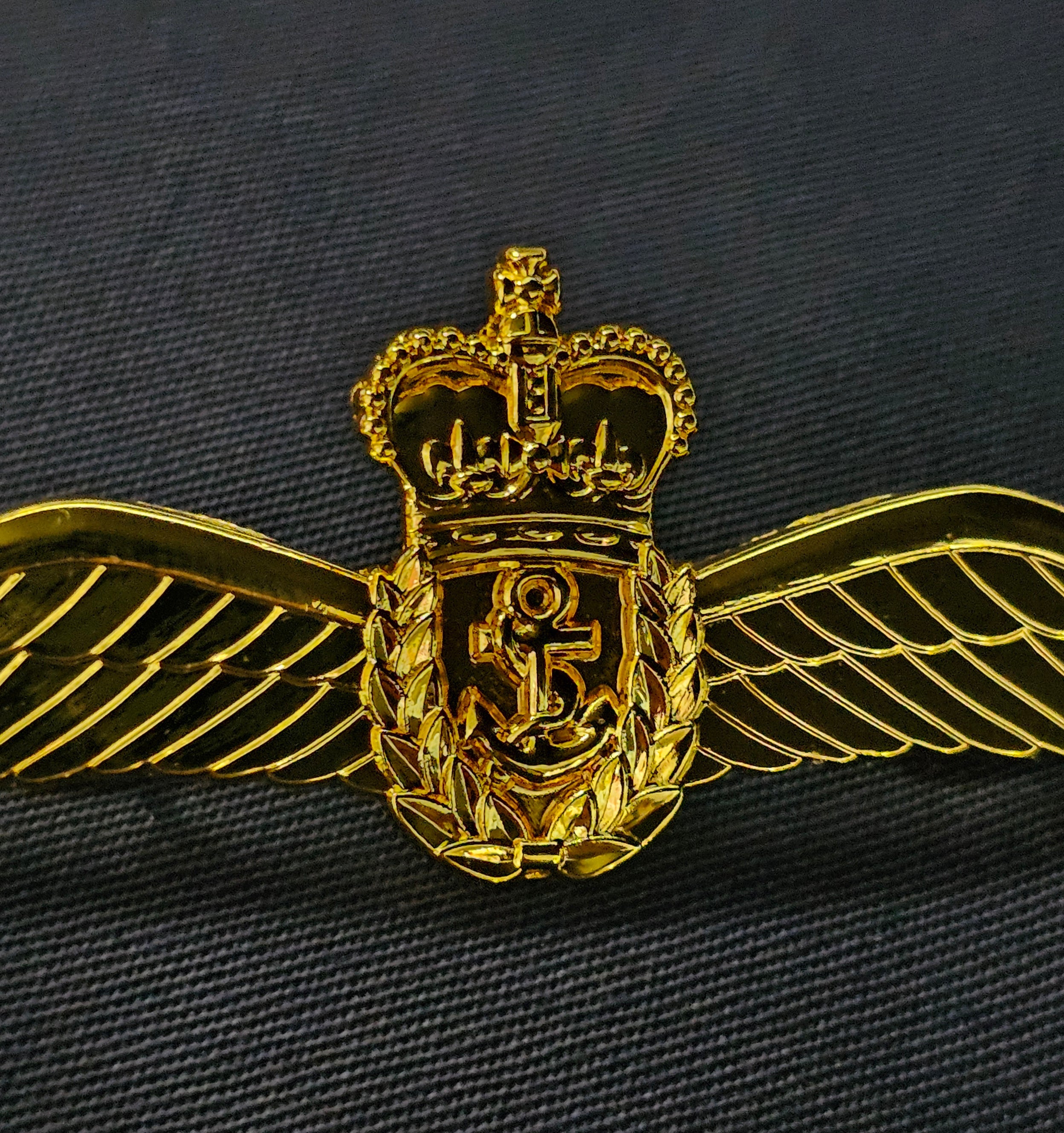 FAA / Fleet Air Arm / Royal Navy Pilotenflügel aus Metall (Queens Crown / EIIR) – (volle Größe)