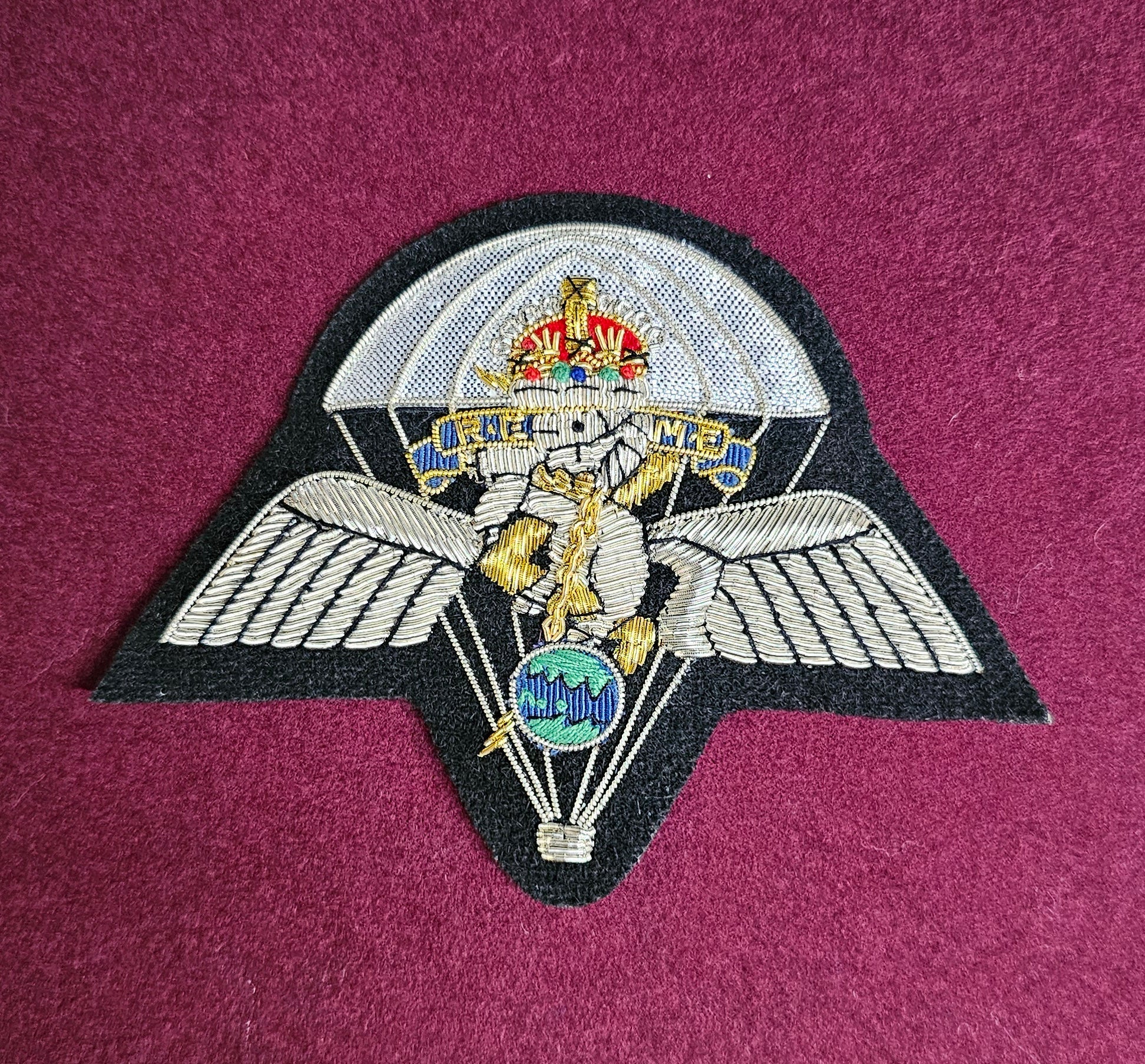 Handgesticktes Blazer-Abzeichen des Airborne Royal Electrical and Mechanical Engineer (REME) aus Drahtbarren (CR3)