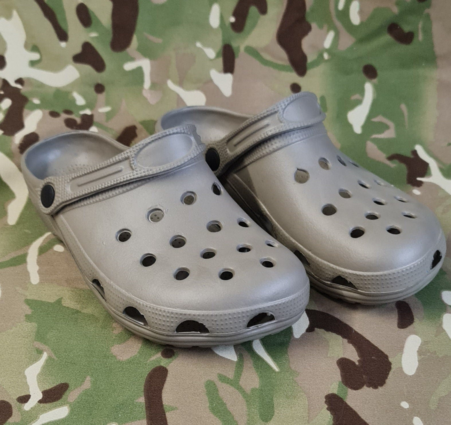 NEW Adult - Camo / Tan PVC Clog - Add jibbitz / chrams to customise - Outdoor / shower / camping footwear shoes -Sizes 6-11