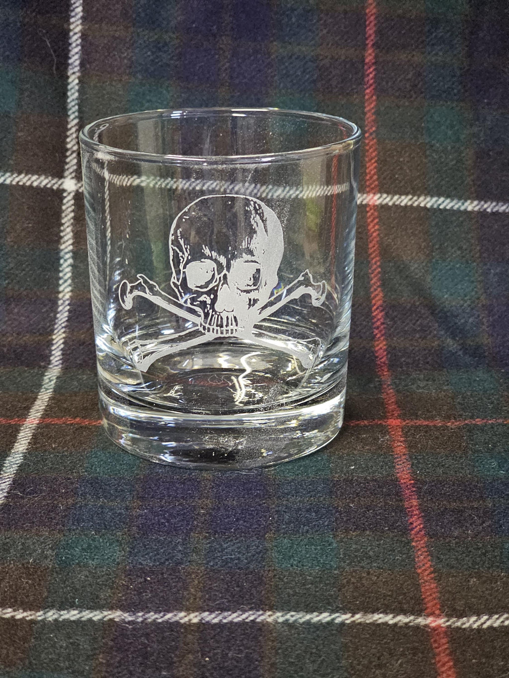 Skull and cross bones - Engraved Tumbler Whiskey Glass old fashioned style Tumbler Glass 330ml pirate / poison