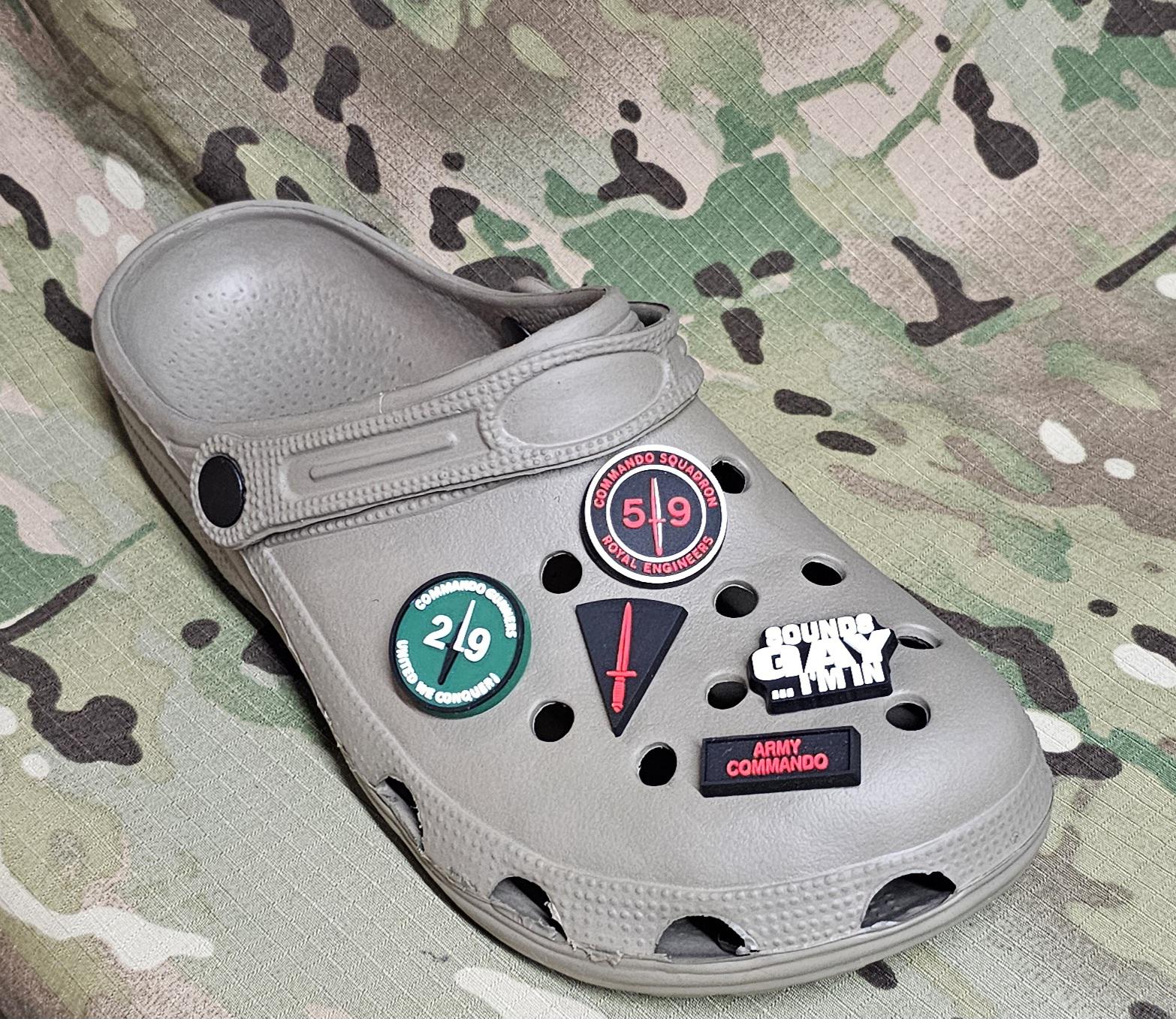 clog / water shoe - novelty charm / gem / logo army commando 29 cdo ra 59 cdo re