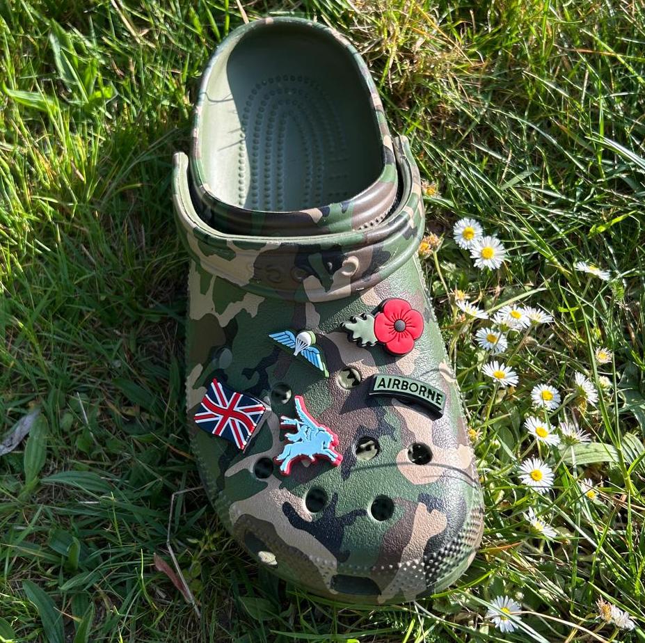 Shoe charm set x 5 - clog / water shoe - novelty charm / gem / logo customise your tactical military army footwear Airborne Wings