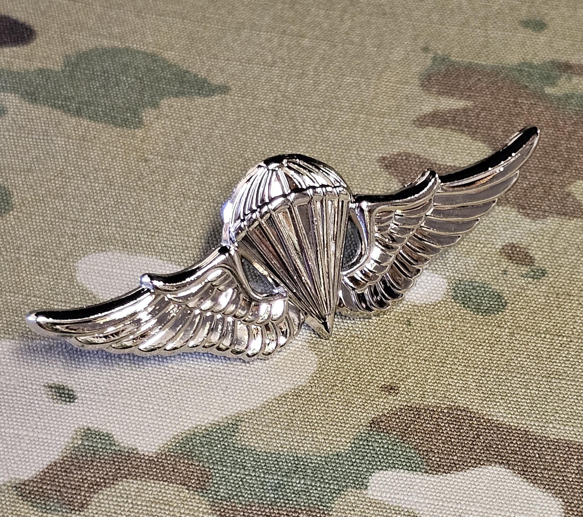 Japan / Japanese Parachutist qualification paratrooper Jump Wings Metal Japanese Ground Self Defence Forces’ (JGSDF)