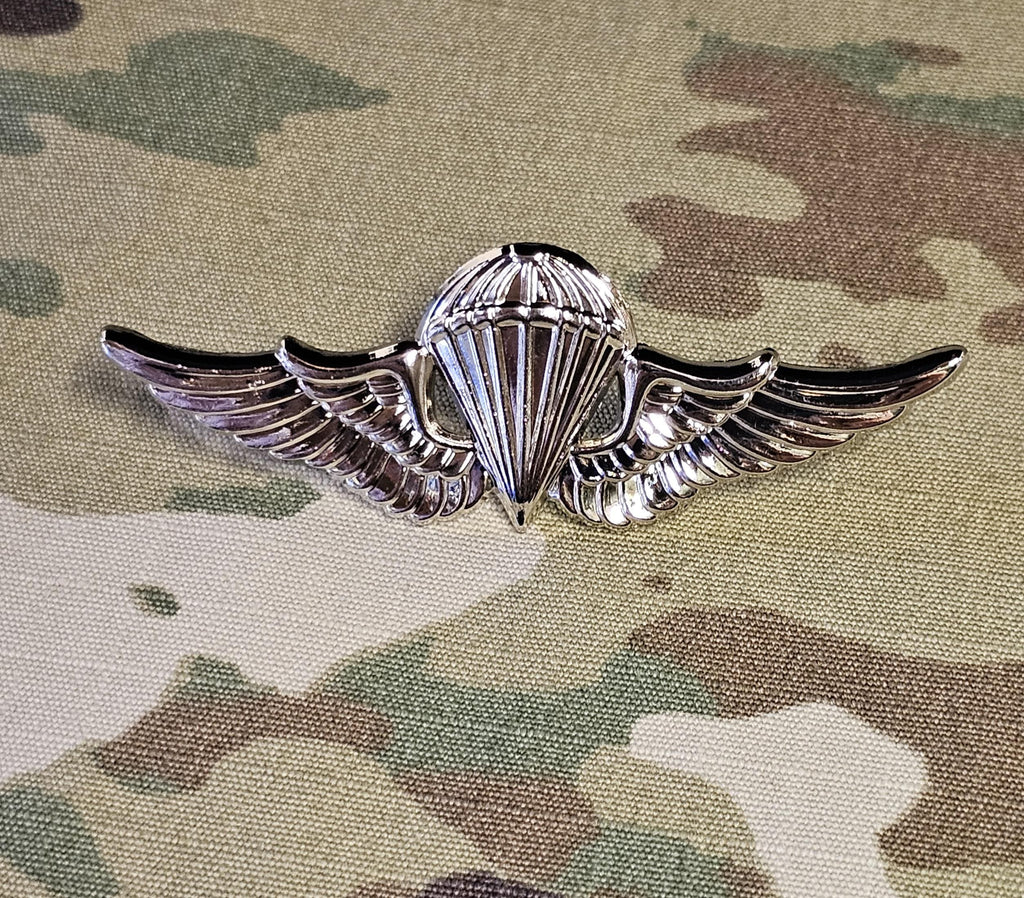 Japan / Japanese Parachutist qualification paratrooper Jump Wings Metal Japanese Ground Self Defence Forces’ (JGSDF)