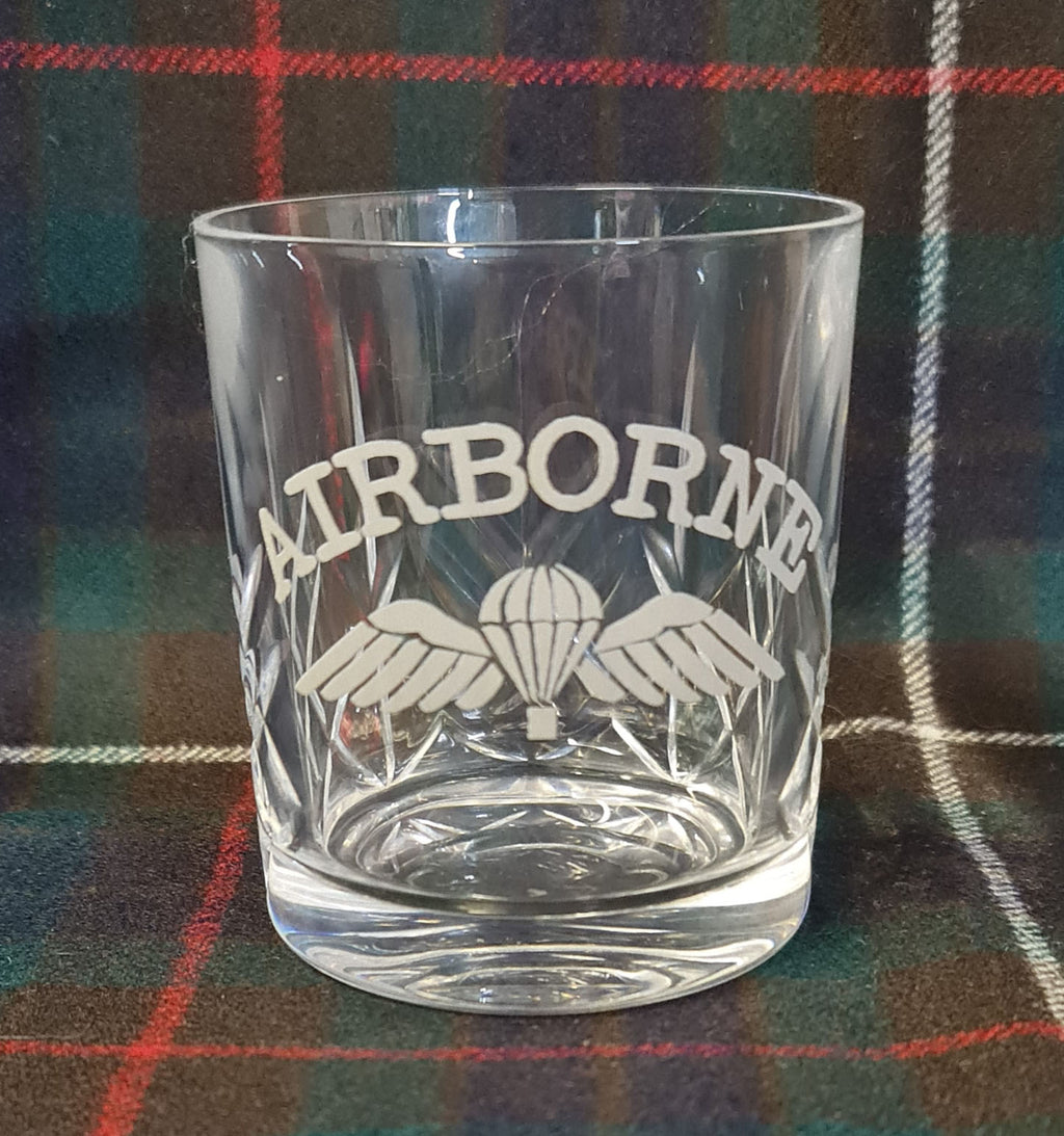 Airborne Wings – Hochwertiges Whiskyglas aus Kristallglas mit schwerem Schwertschliffmuster, 320 ml – Para/Fallschirmjäger
