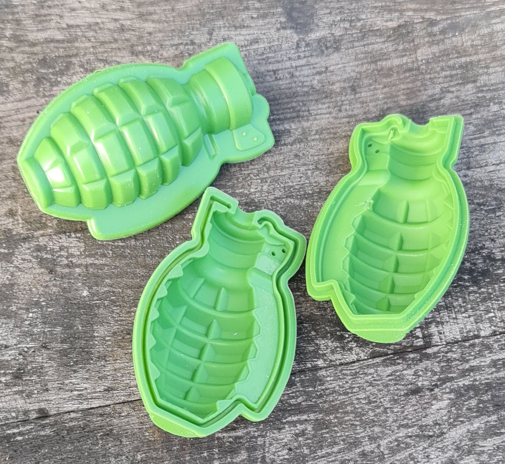 Set of 2 Large 3D Grenade Shaped Ice Cube Mold Maker Silicone Party Bar Military Gift