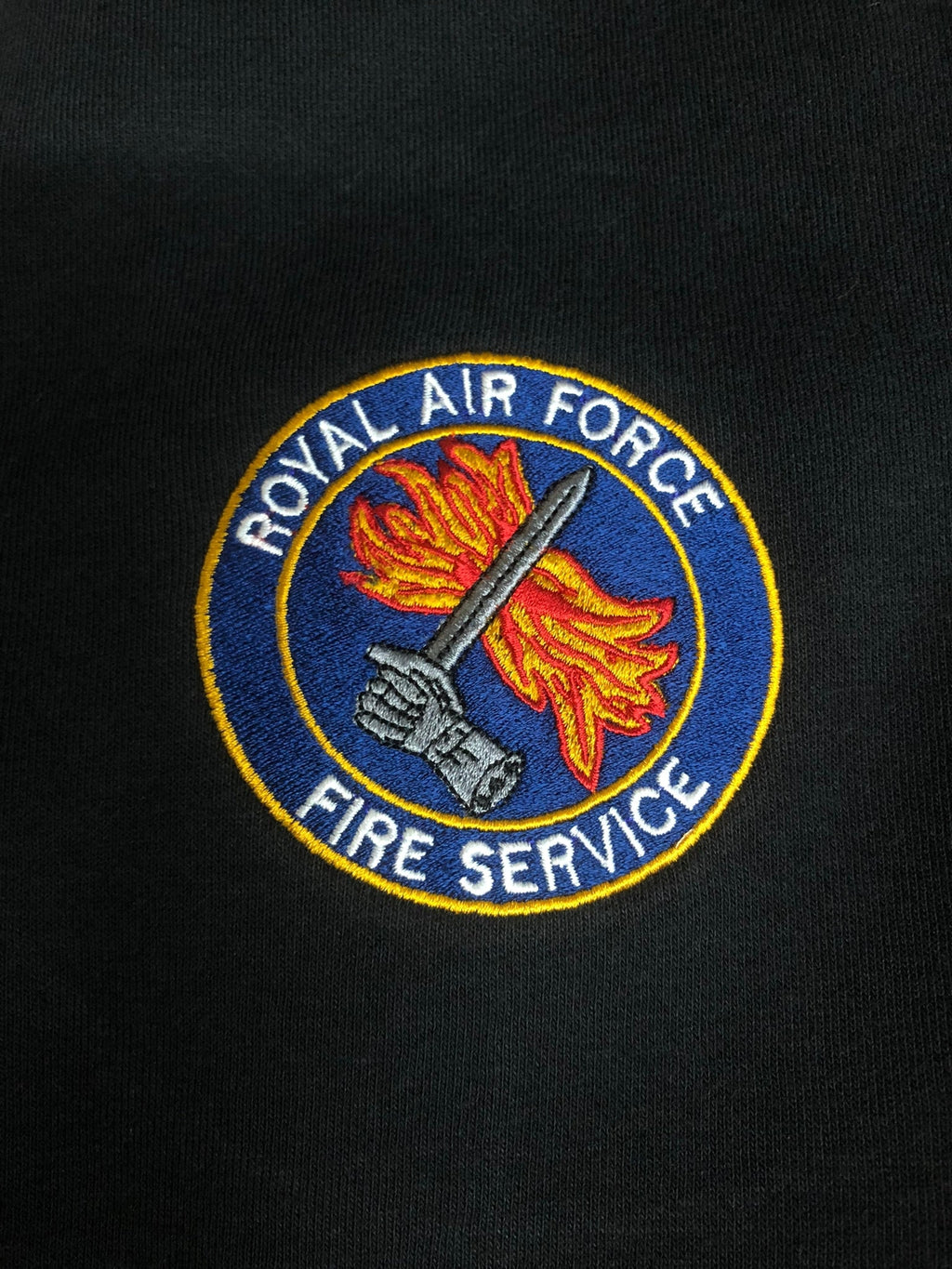 RAF Royal Air Force Fire Service – Gesticktes Design – Wählen Sie Ihr Kleidungsstück