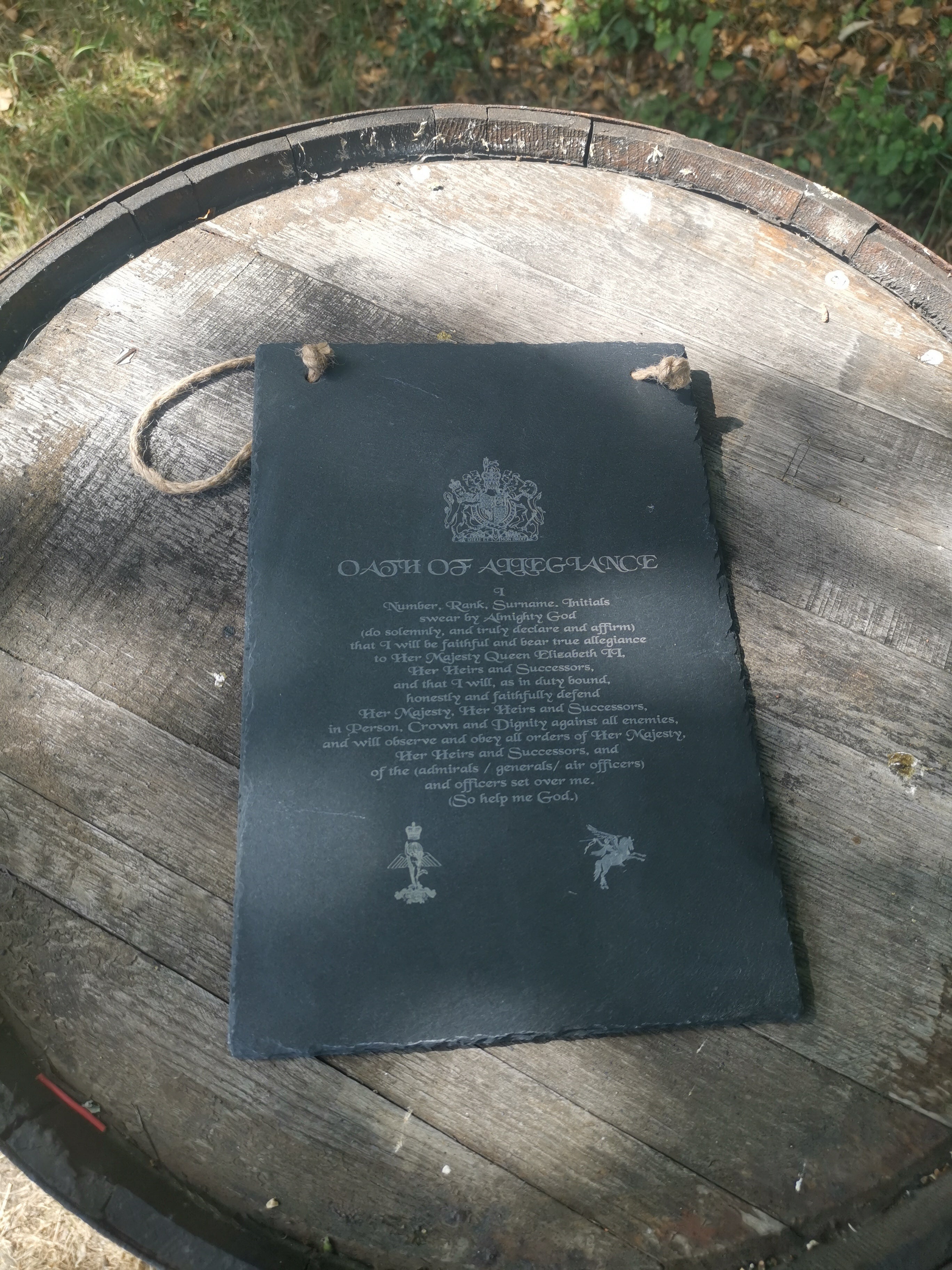 Treueeid – Hängende, gravierte Schiefertafel, personalisierbar – Streitkräfte Ihrer Majestät – Rechteckig, 200 mm x 300 mm