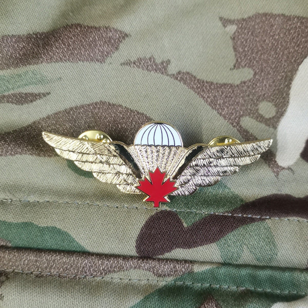 Canada / Canadian Parachutist Metal Jump Wings Badge -  Red Maple Leaf (Basic)