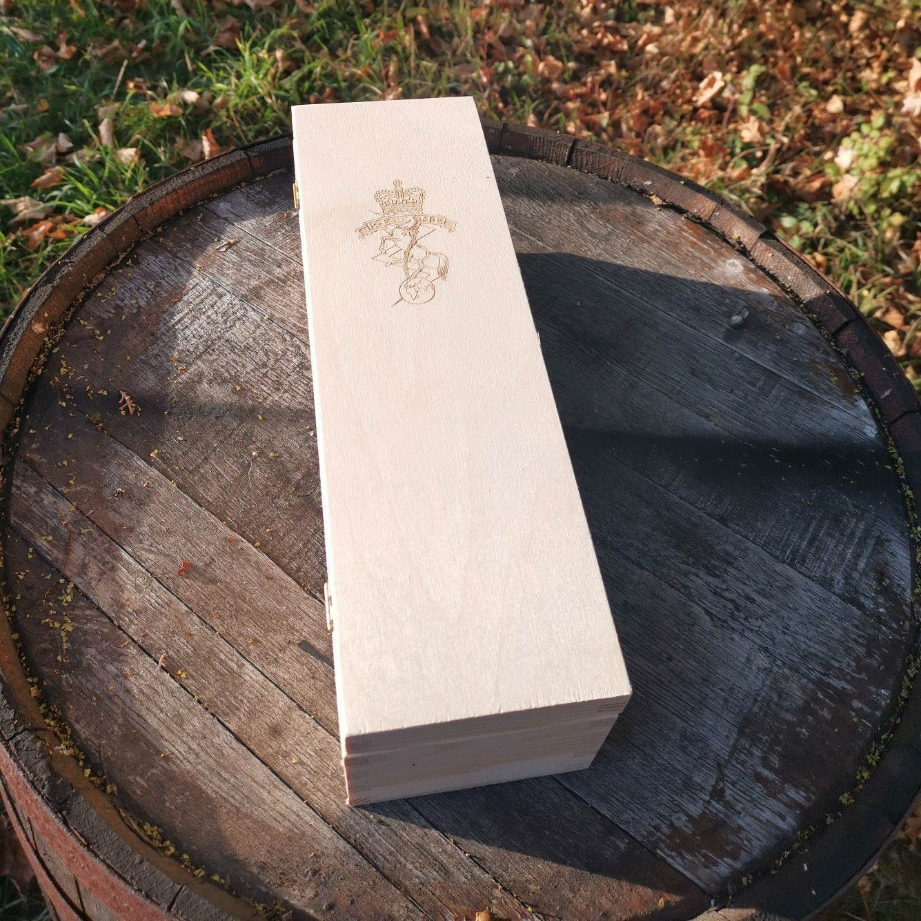 Besonderes Geschenkset – 1 x gravierte Flasche Taylors Port 75 cl &amp; 1 x gravierte Präsentationsholzbox