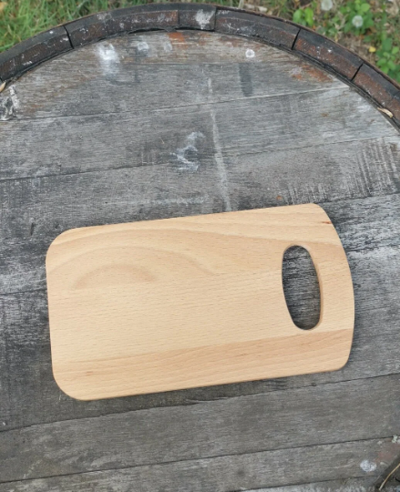 Geschnitztes / graviertes Schneidebrett aus Holz (Pizzabrett) - Rechteck