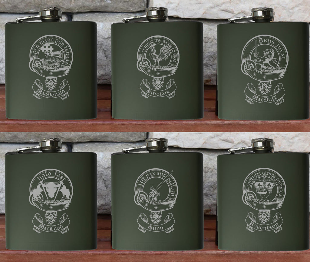 Gravierter/personalisierter Flachmann, 170 ml, Mattschwarz – Wappen/Schottisches Clan-Wappen