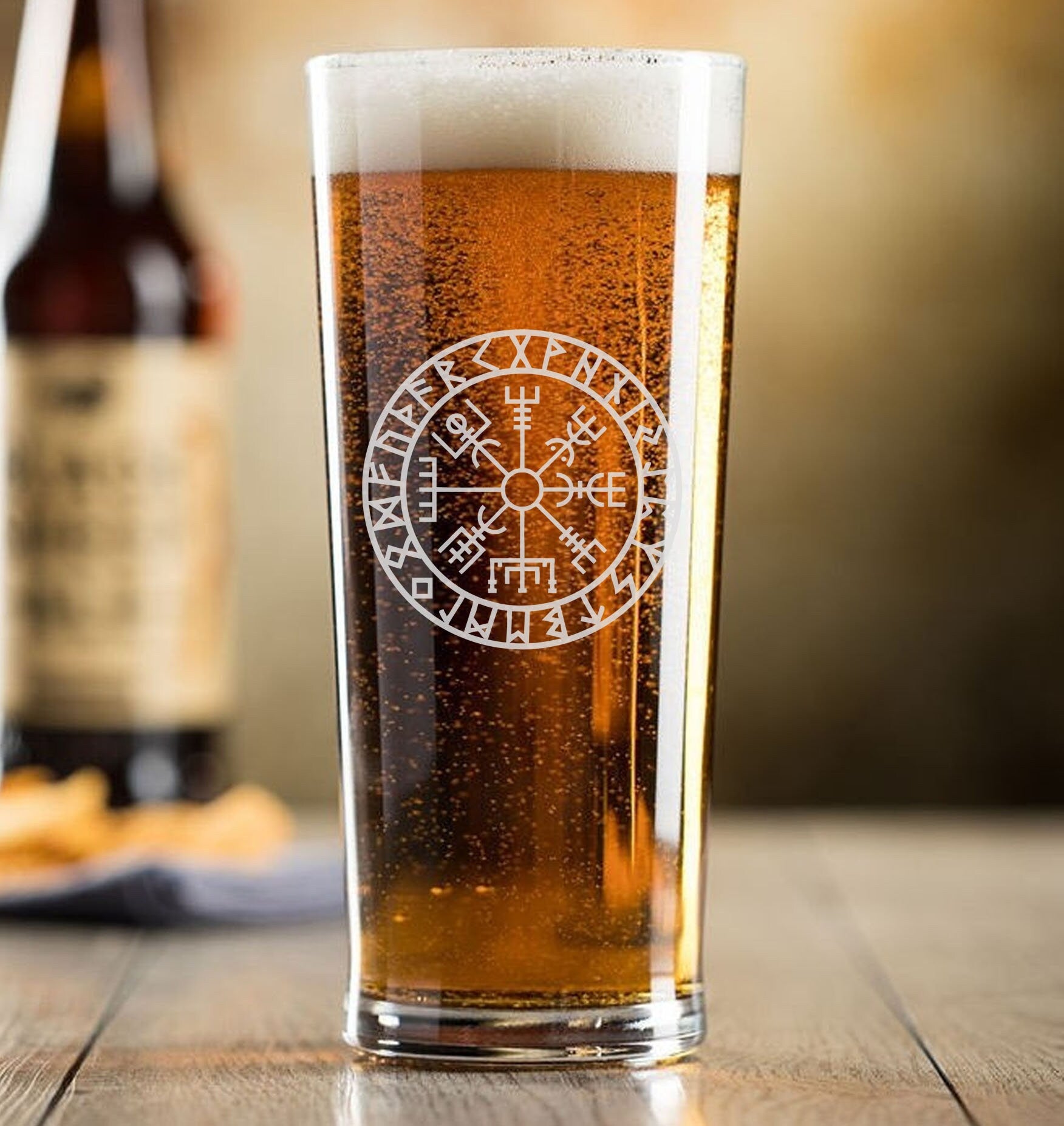 Viking / vegvisar / compass / wayfinder- Engraved Contemporary Slim Conical Pint Glass 570ml -