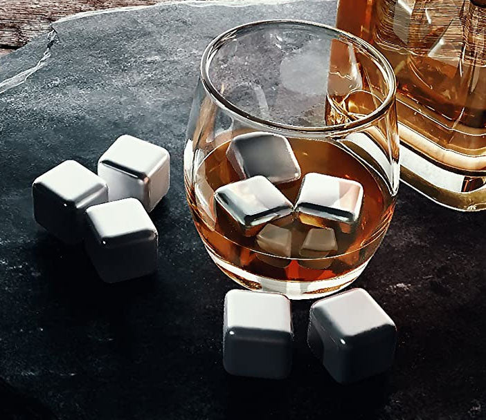 Gravierte Whiskysteine ​​/ Edelstahl-Eiswürfel – teilen Sie uns Ihr Design mit